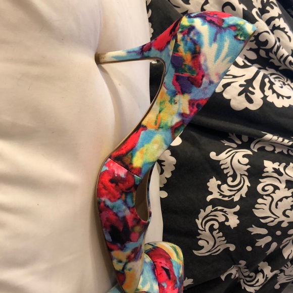 Shoes - Picture 3 of 3